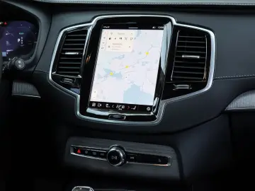 XC90 T8 Ultimate Dark Recharge Plug-In Hybrid AW