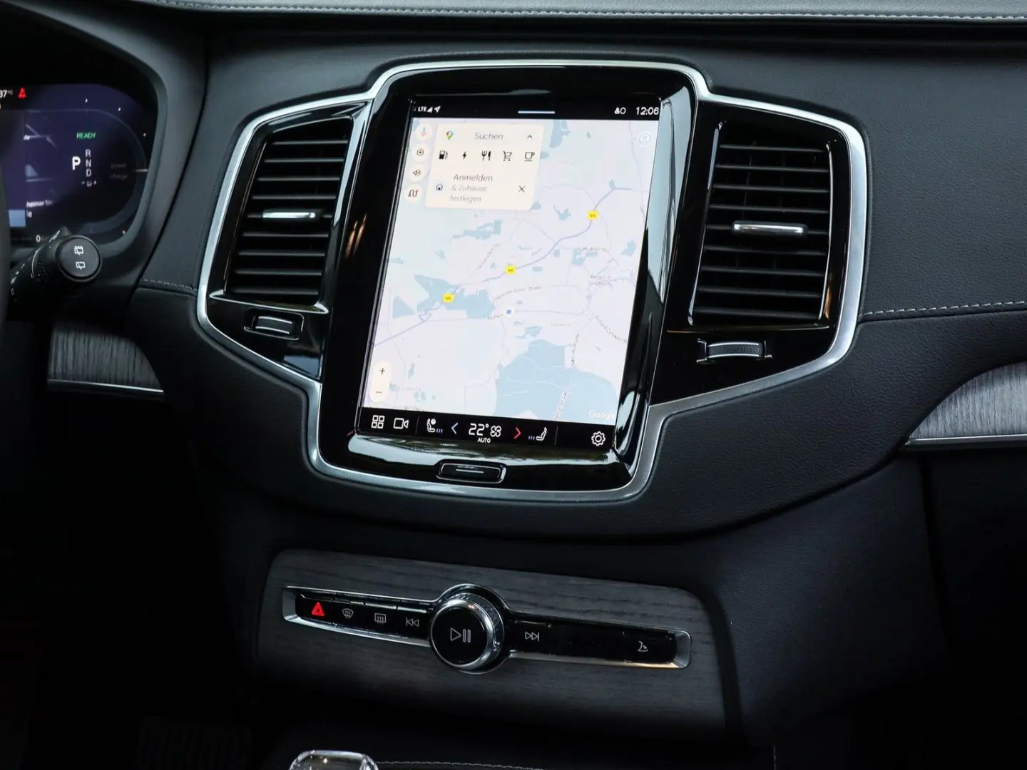 XC90 T8 Ultimate Dark Recharge Plug-In Hybrid AW