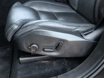 XC90 T8 Ultimate Dark Recharge Plug-In Hybrid AW