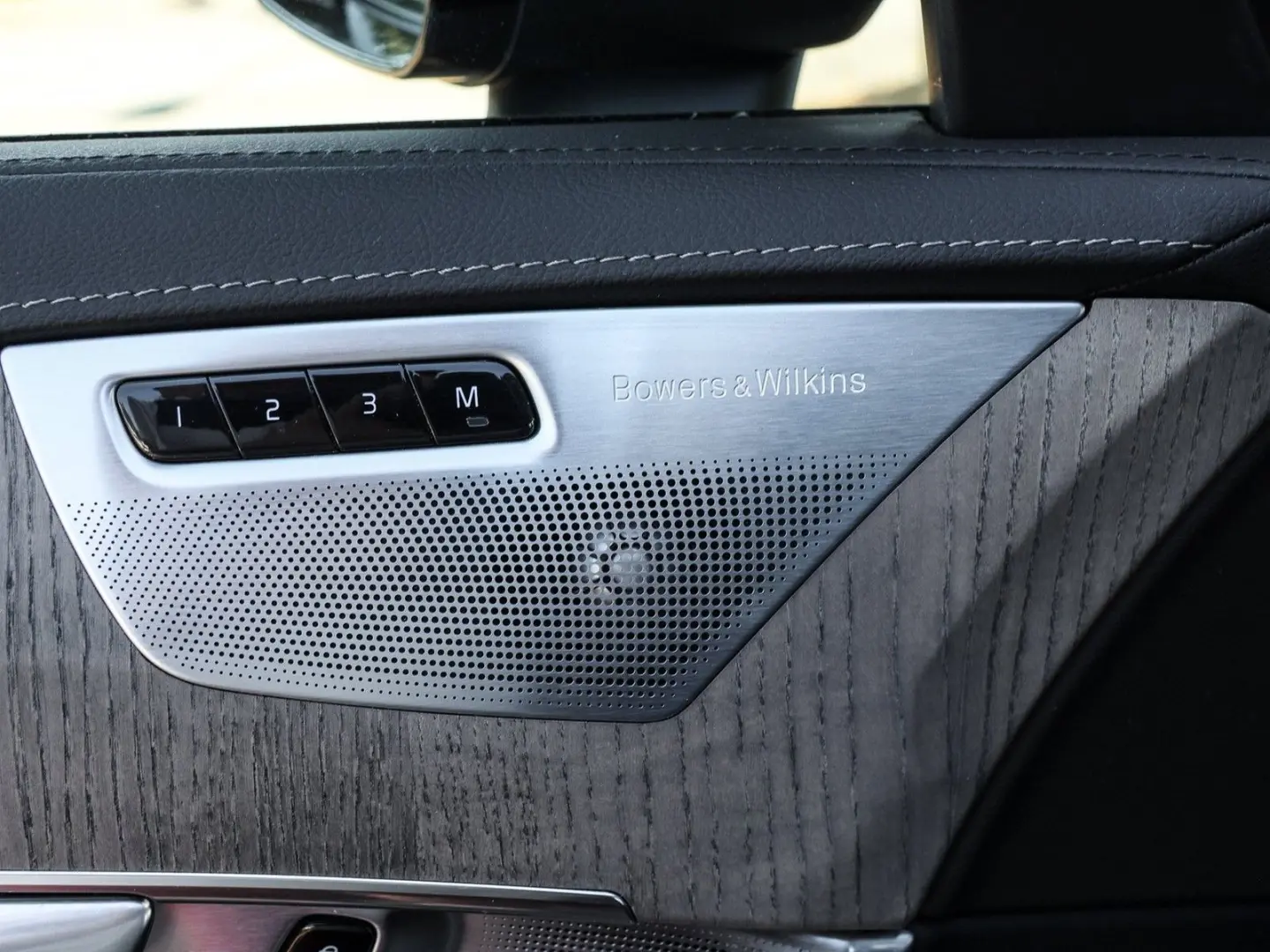 XC90 T8 Ultimate Dark Recharge Plug-In Hybrid AW