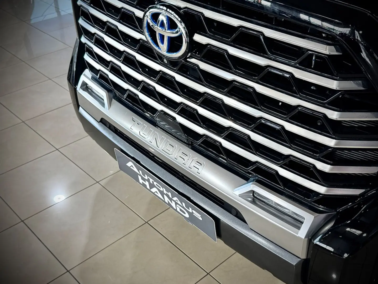 Tundra*Capstone*Pano*JBL*LED*Navi*E-Trittbretter
