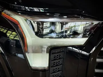Tundra*Capstone*Pano*JBL*LED*Navi*E-Trittbretter