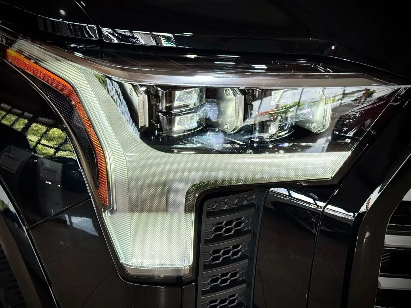 Tundra*Capstone*Pano*JBL*LED*Navi*E-Trittbretter