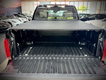 Tundra*Capstone*Pano*JBL*LED*Navi*E-Trittbretter