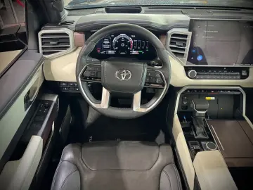 Tundra*Capstone*Pano*JBL*LED*Navi*E-Trittbretter