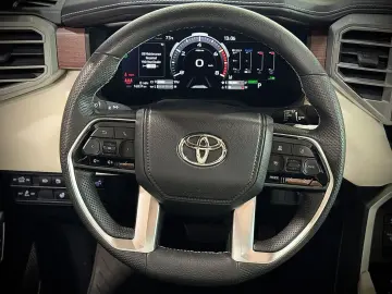 Tundra*Capstone*Pano*JBL*LED*Navi*E-Trittbretter
