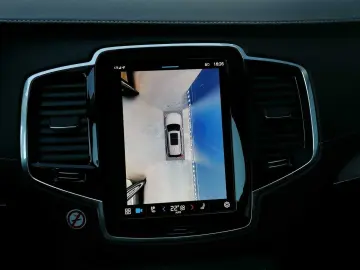 XC90 T8 AWD Recharge Plus Dark 7-Sitzer