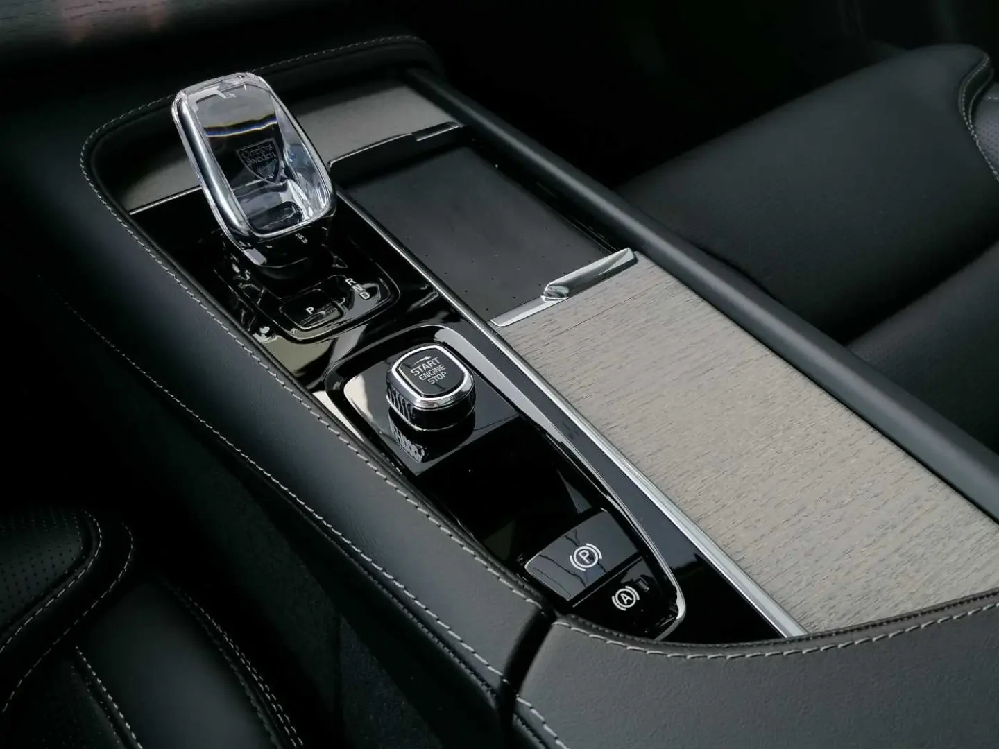 XC90 T8 AWD Recharge Plus Dark 7-Sitzer