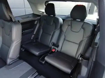 XC90 T8 AWD Recharge Plus Dark 7-Sitzer