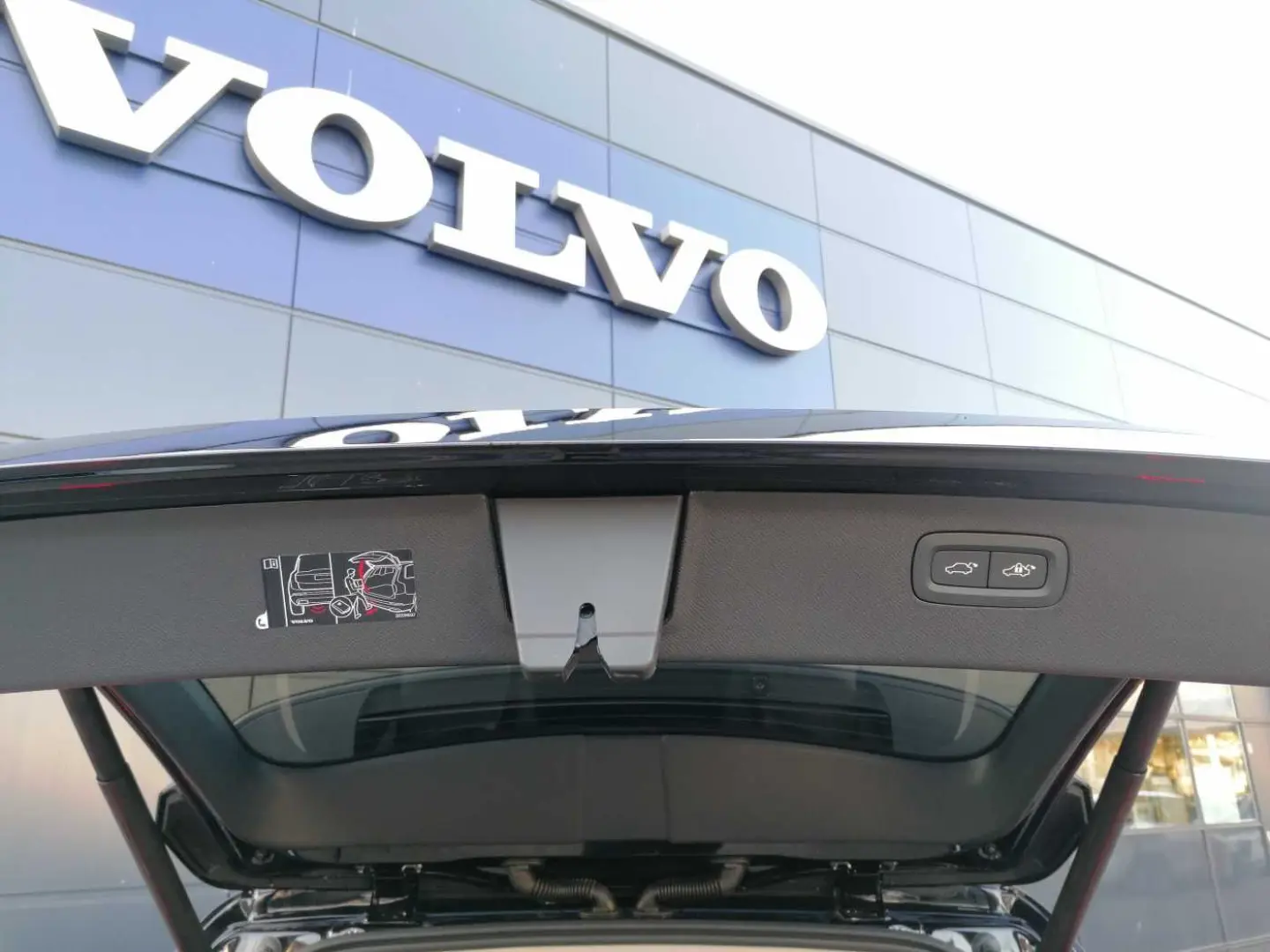 XC90 T8 AWD Recharge Plus Dark 7-Sitzer