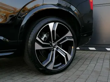 XC90 T8 AWD Recharge Plus Dark 7-Sitzer