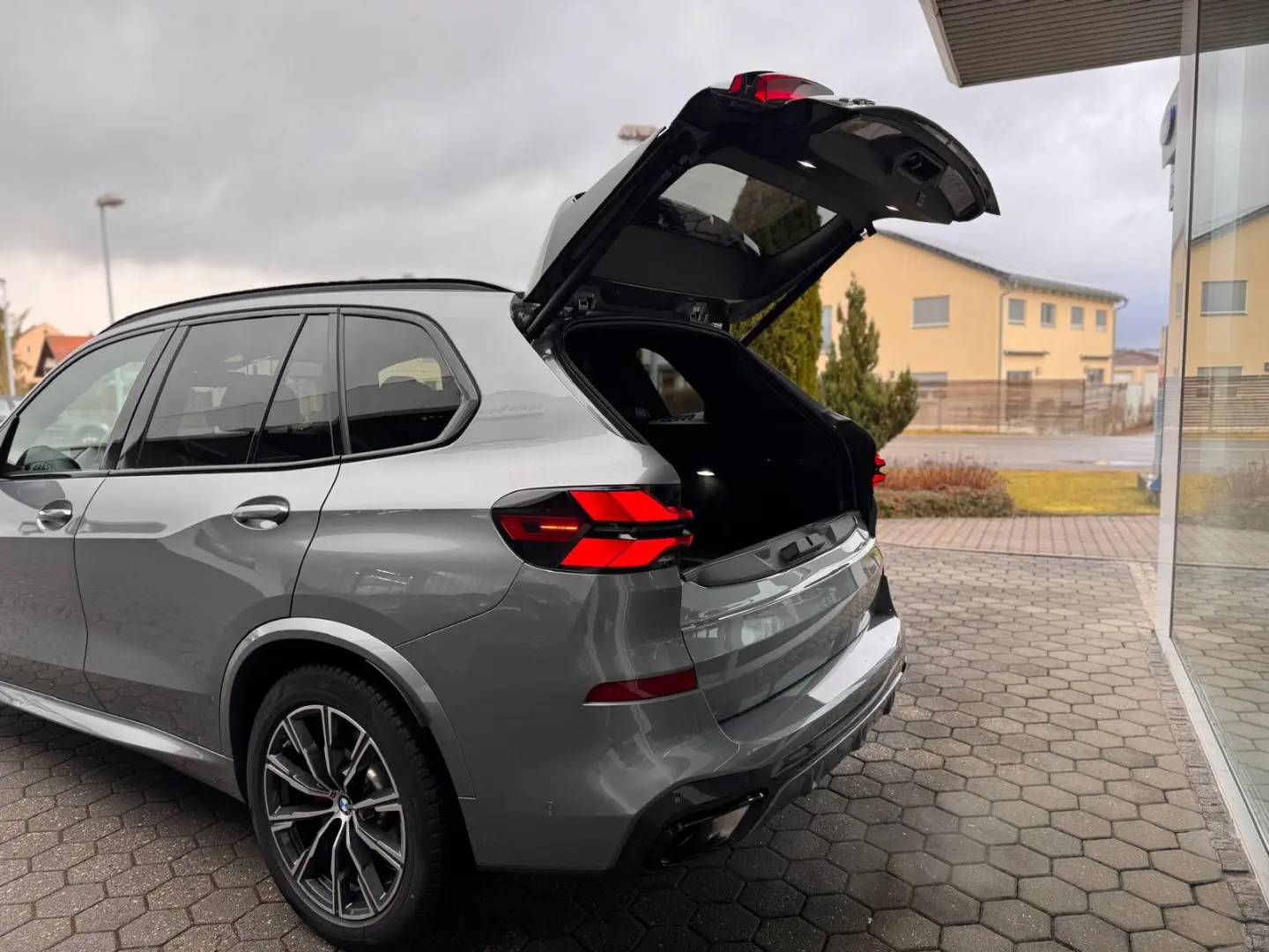 X5 30d xDrive M-Sport-Pro ABSTANDSTEMP. AHK