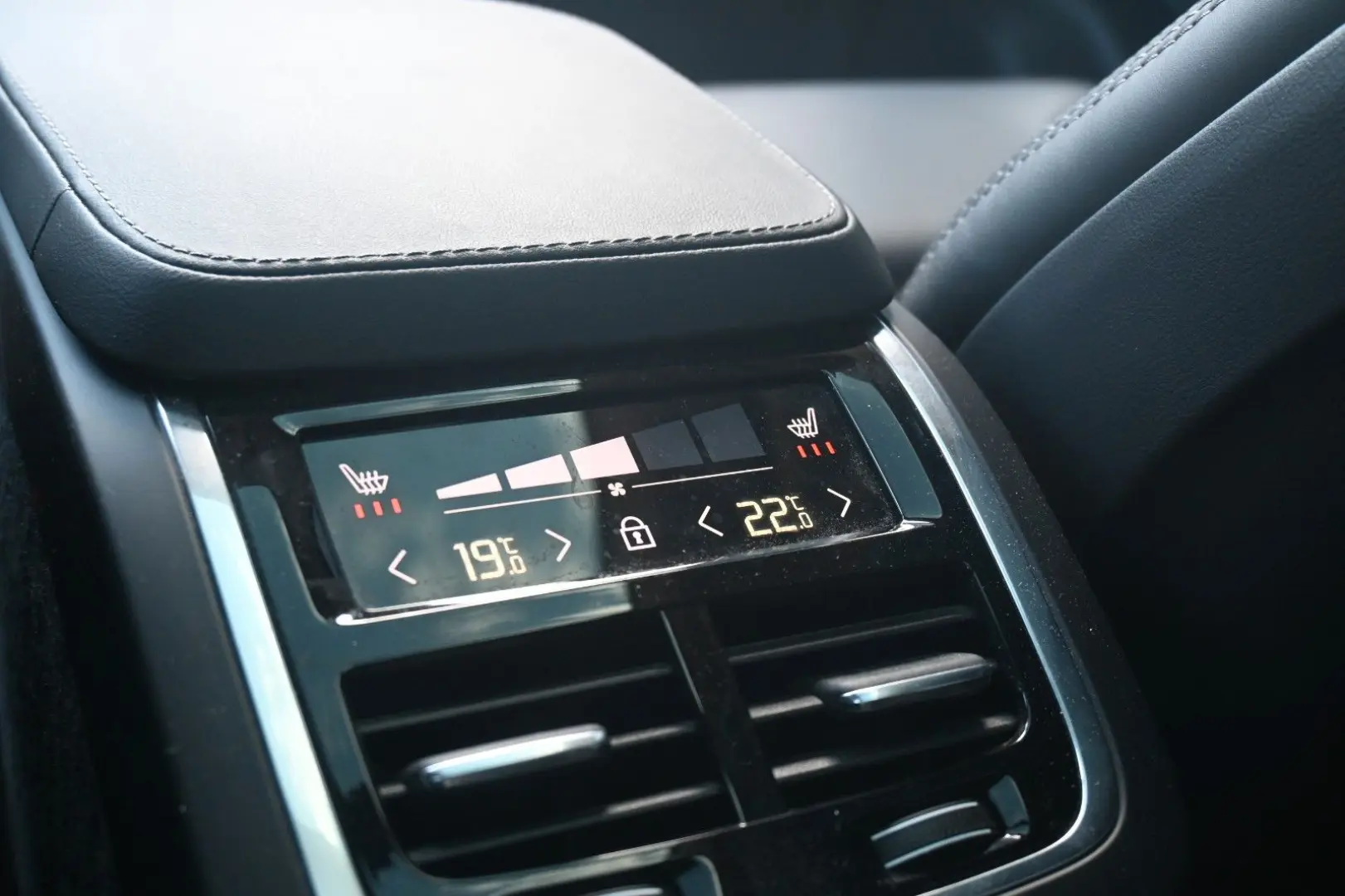 XC90 B5D Ultimate Dark*360°*MASS*22
