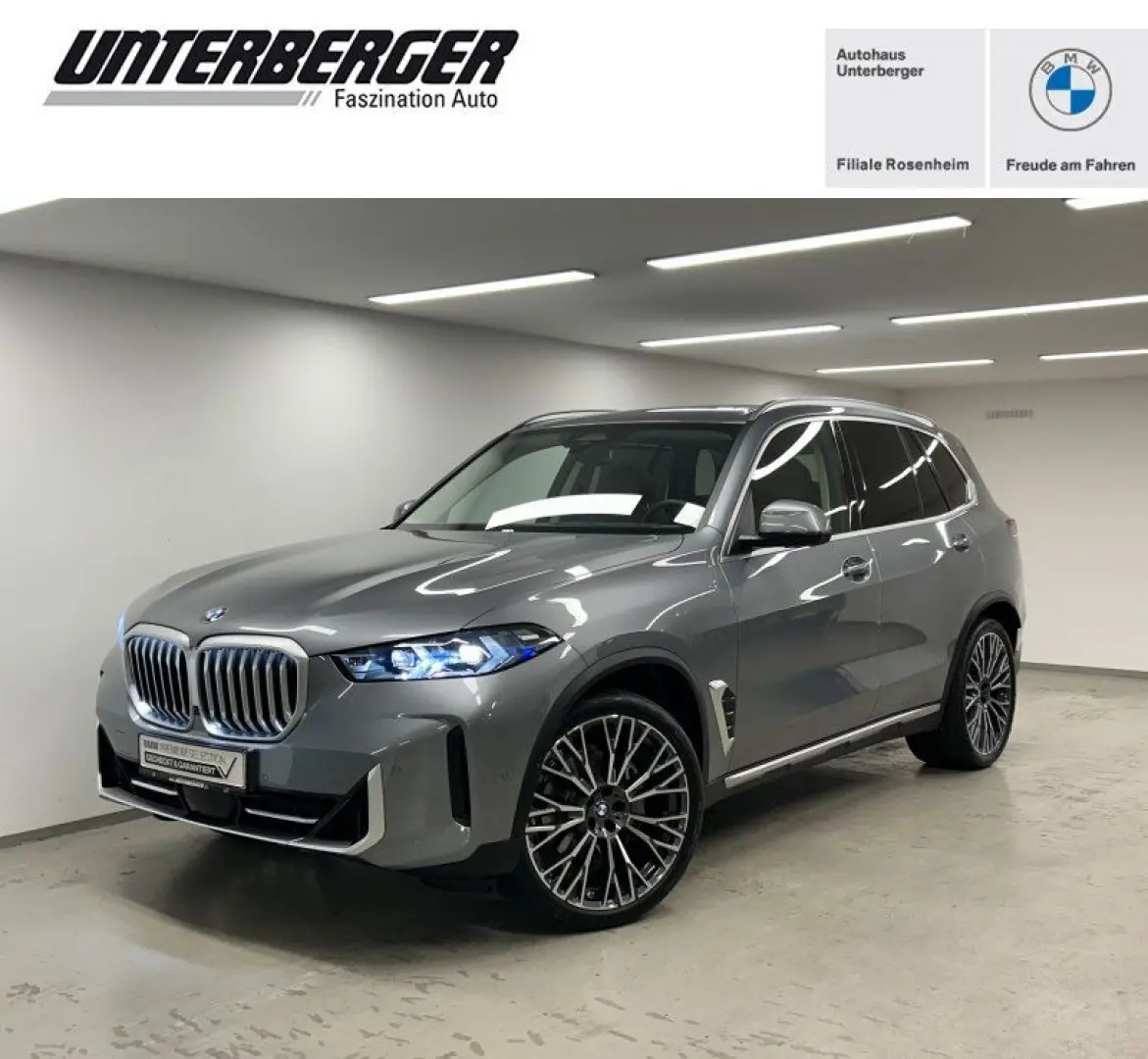 X5 xDrive40i M Sportpaket AHK B&W Pano. DAB Driv