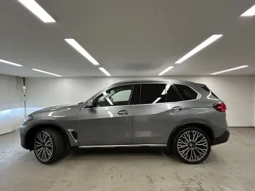 X5 xDrive40i M Sportpaket AHK B&W Pano. DAB Driv