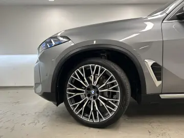 X5 xDrive40i M Sportpaket AHK B&W Pano. DAB Driv