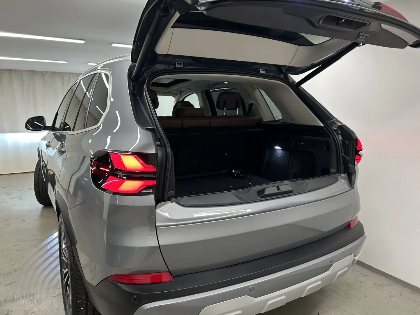 X5 xDrive40i M Sportpaket AHK B&W Pano. DAB Driv