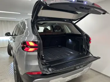 X5 xDrive40i M Sportpaket AHK B&W Pano. DAB Driv