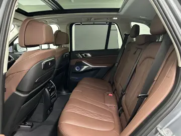 X5 xDrive40i M Sportpaket AHK B&W Pano. DAB Driv