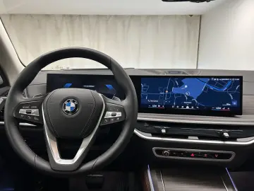 X5 xDrive40i M Sportpaket AHK B&W Pano. DAB Driv