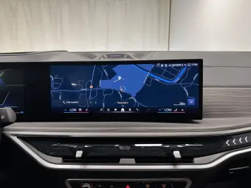 X5 xDrive40i M Sportpaket AHK B&W Pano. DAB Driv
