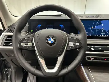 X5 xDrive40i M Sportpaket AHK B&W Pano. DAB Driv