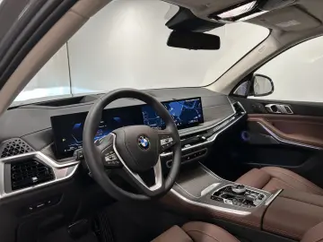 X5 xDrive40i M Sportpaket AHK B&W Pano. DAB Driv