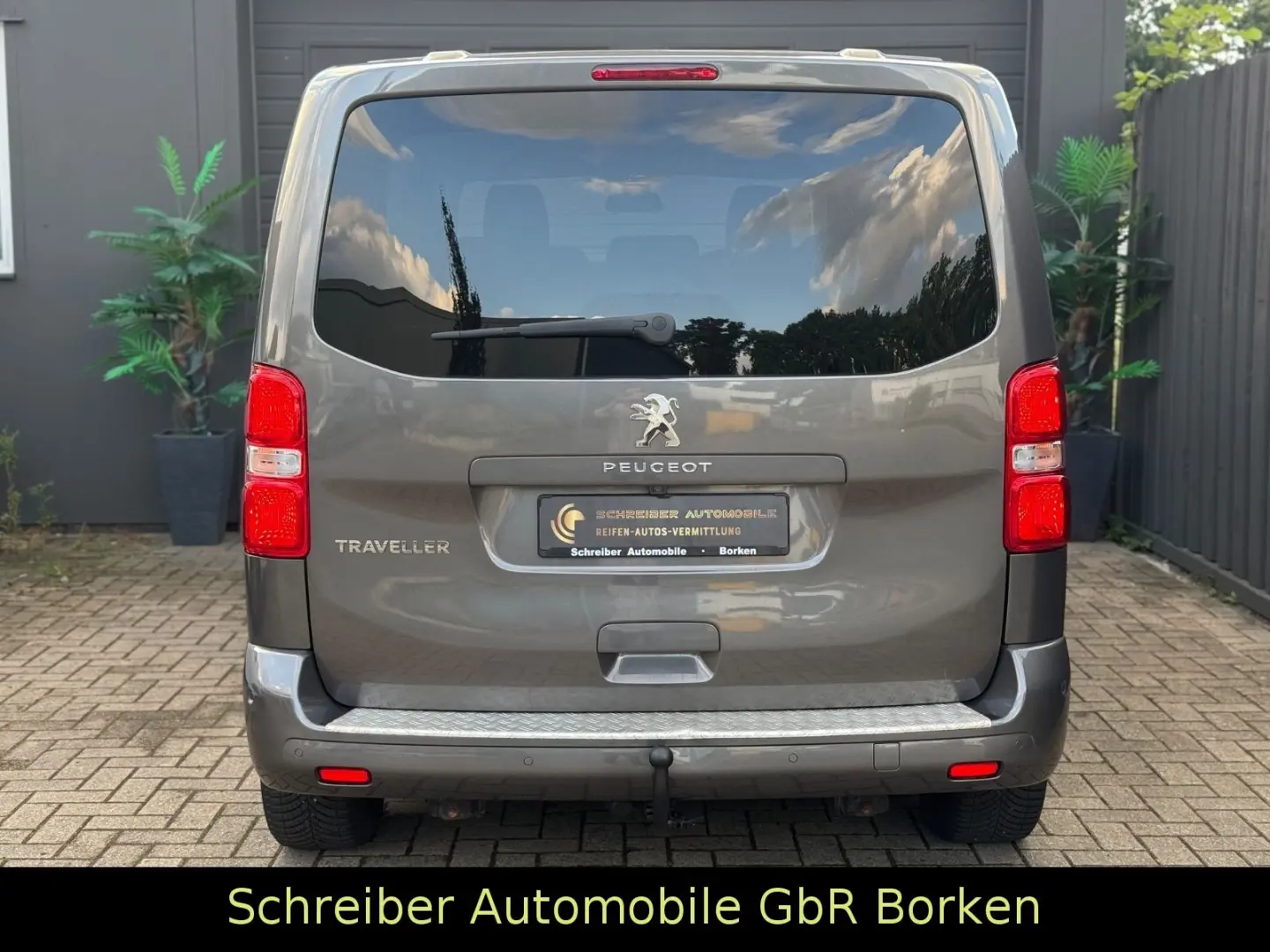 Traveller Business L2 HEAD-UP 8-SITZE KEYLESS