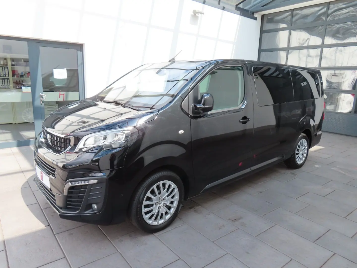 Traveller BlueHDi 145 S&S Active L3 Klima/AHK