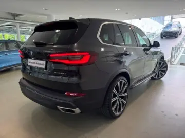 X5 xDrive 45e HUD AHK Pano Navi Leder Laserlicht