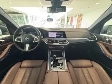 X5 xDrive 45e HUD AHK Pano Navi Leder Laserlicht
