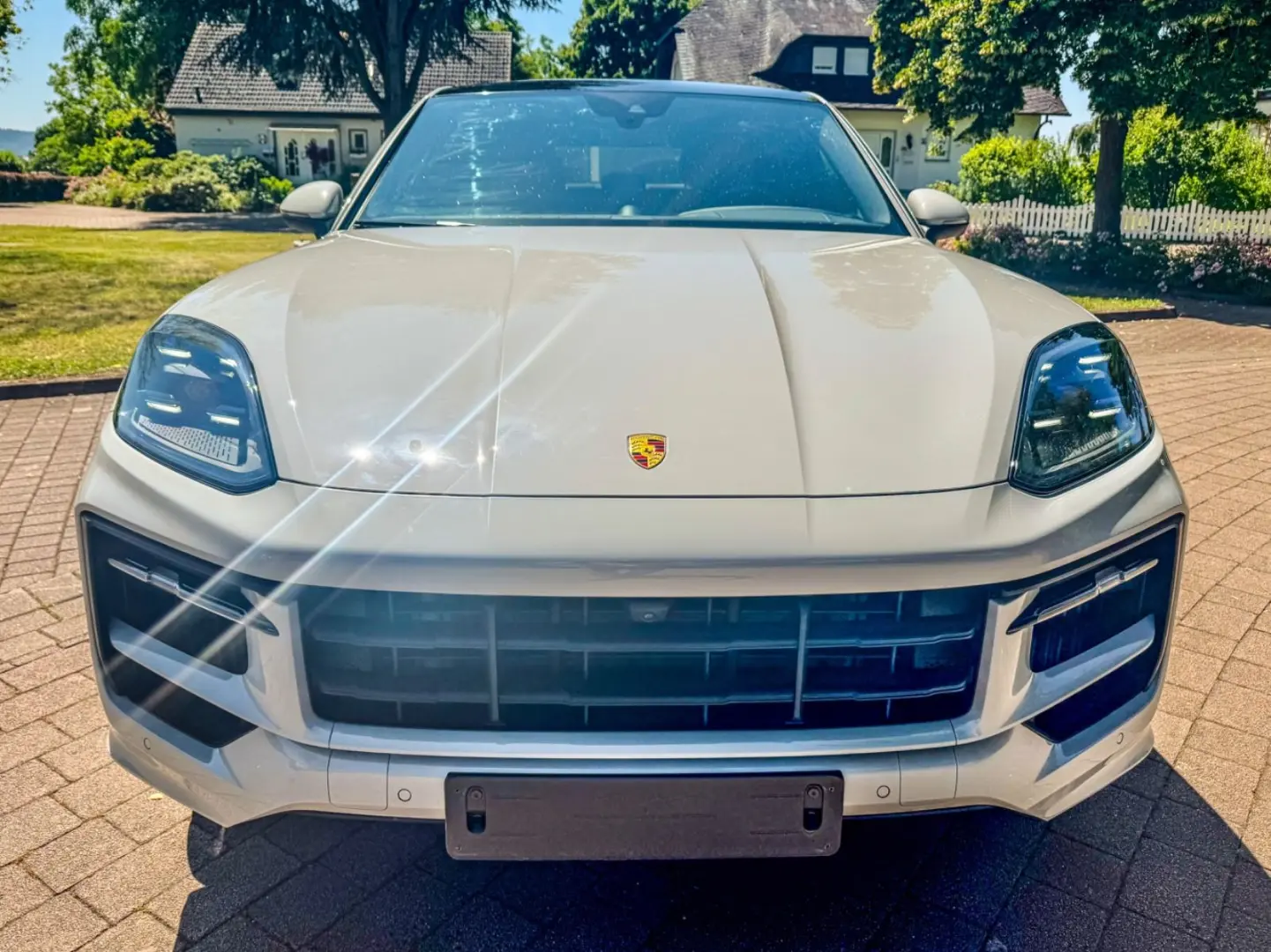 Cayenne Coupe E-Hybrid*PANO*21