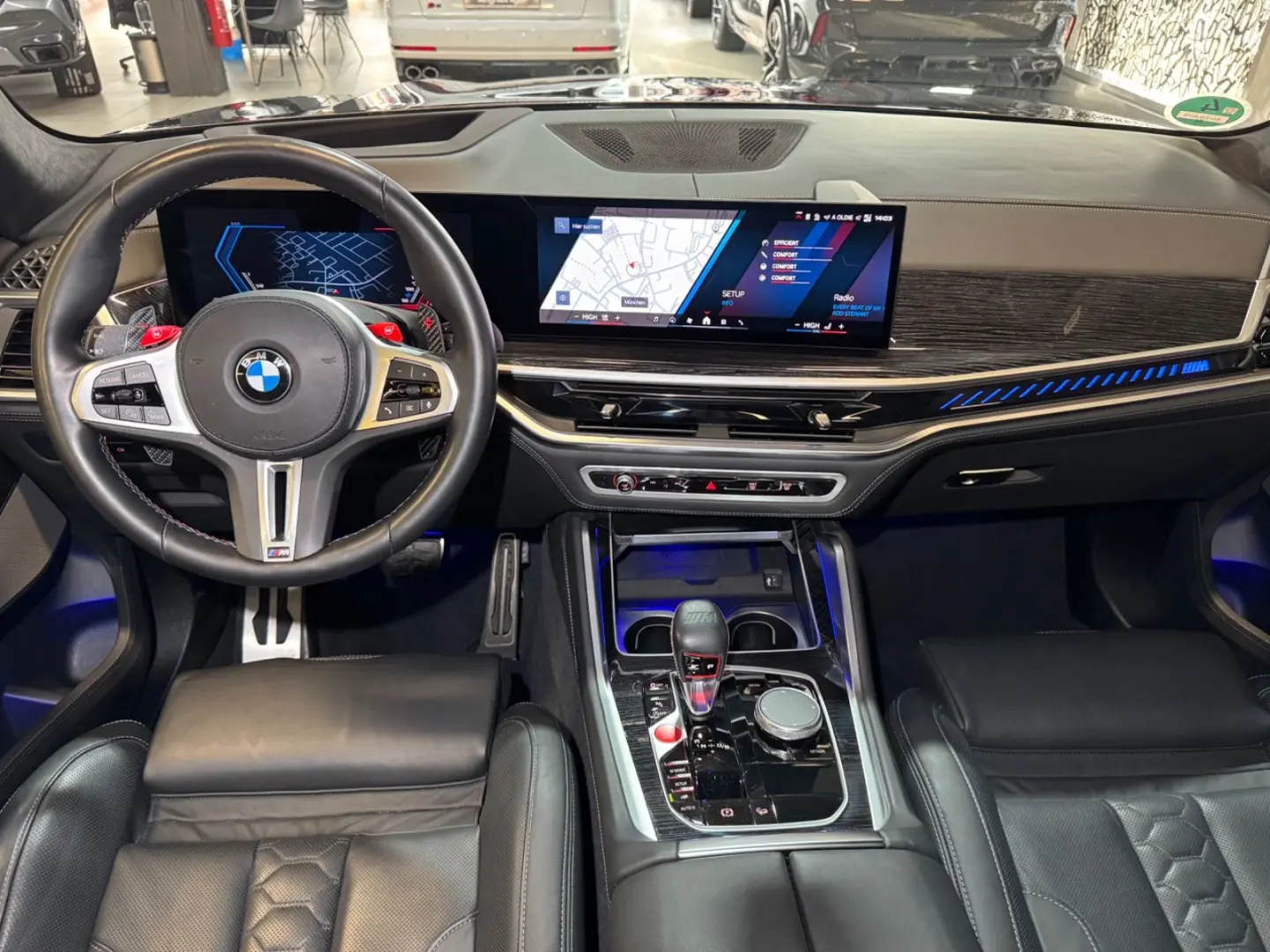 X5 M Competition~PANO~HUD~MASSAGE~SOFT-CLOSE