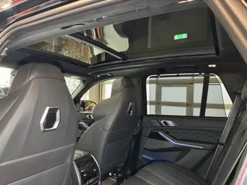 X5 M Competition~PANO~HUD~MASSAGE~SOFT-CLOSE