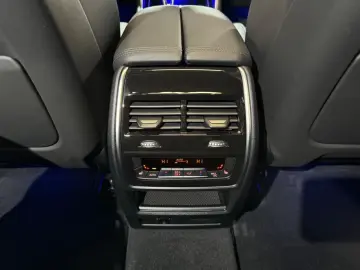 X5 M Competition~PANO~HUD~MASSAGE~SOFT-CLOSE