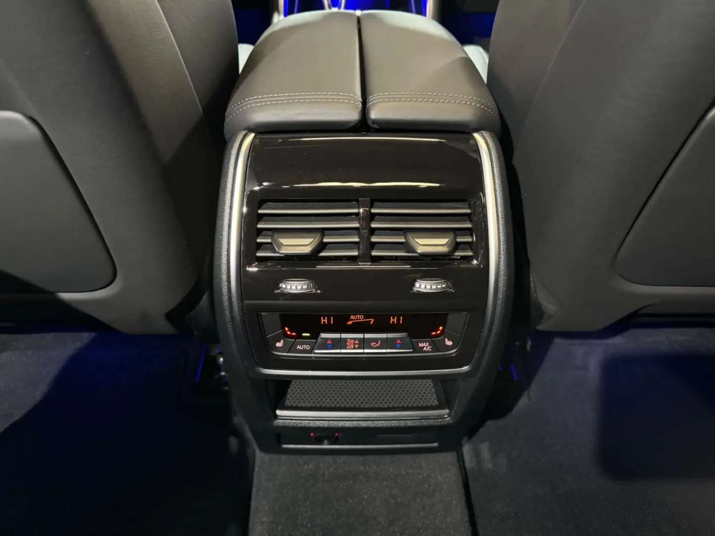 X5 M Competition~PANO~HUD~MASSAGE~SOFT-CLOSE