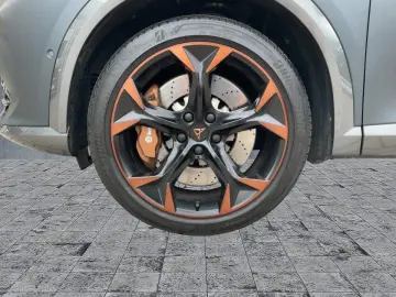 Formentor 2.0 TFSI DSG 4DRIVE LED+NAVI+AHK+PANO
