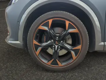 Formentor VZ 2,0 TSI DSG 4Drive+Navi+ACC+PDC+19´