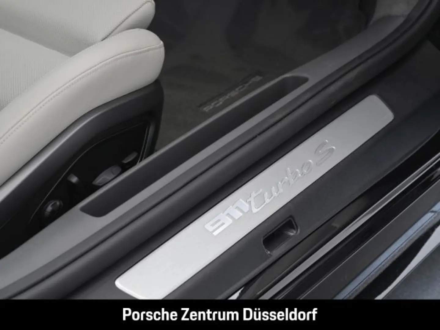 992 911 Turbo S Cabriolet Burmester LED-Matrix