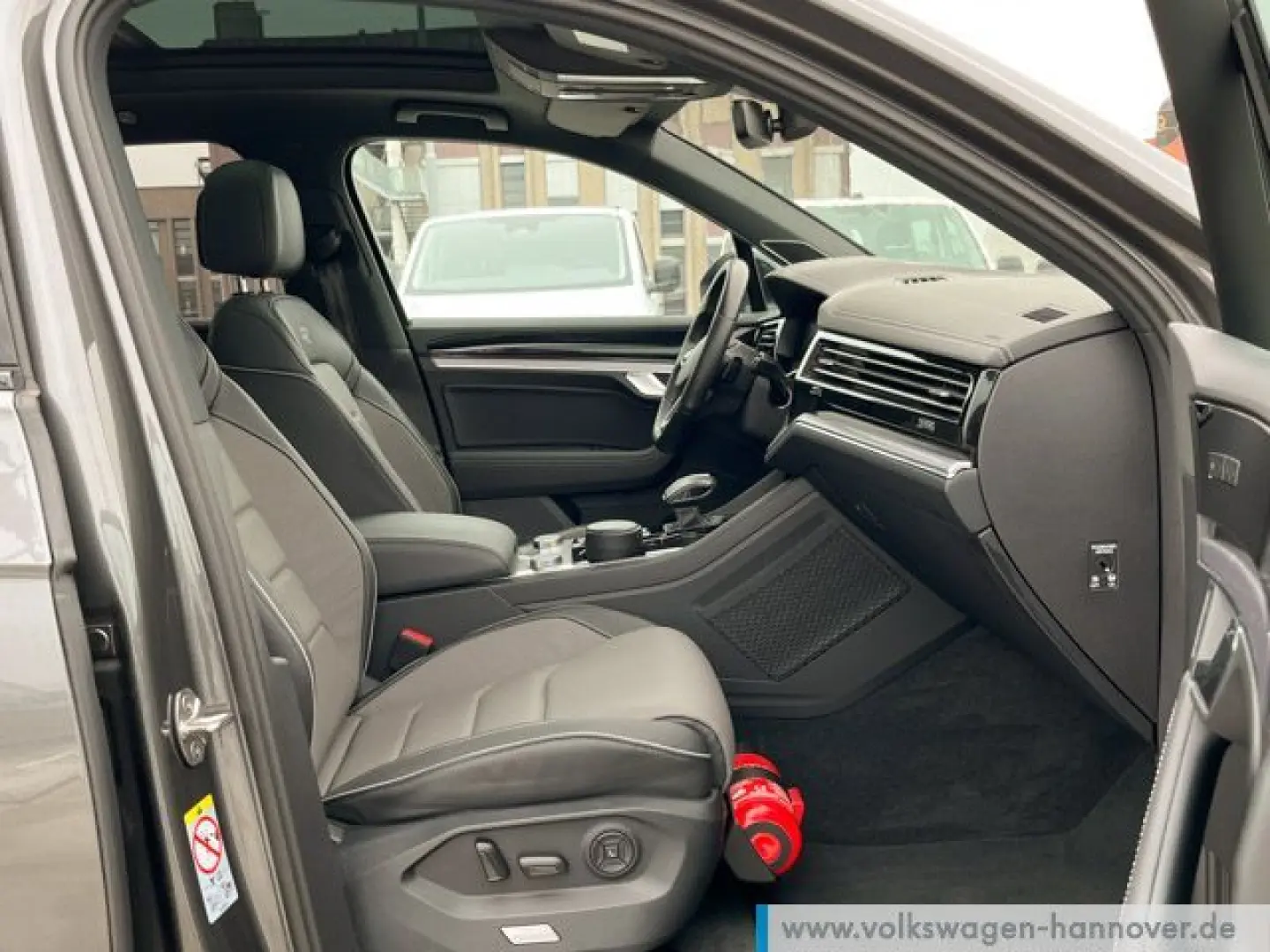 Touareg 3.0 TDI 4M R-Line AHK Navi Pano Sthzg HU