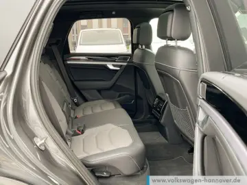 Touareg 3.0 TDI 4M R-Line AHK Navi Pano Sthzg HU