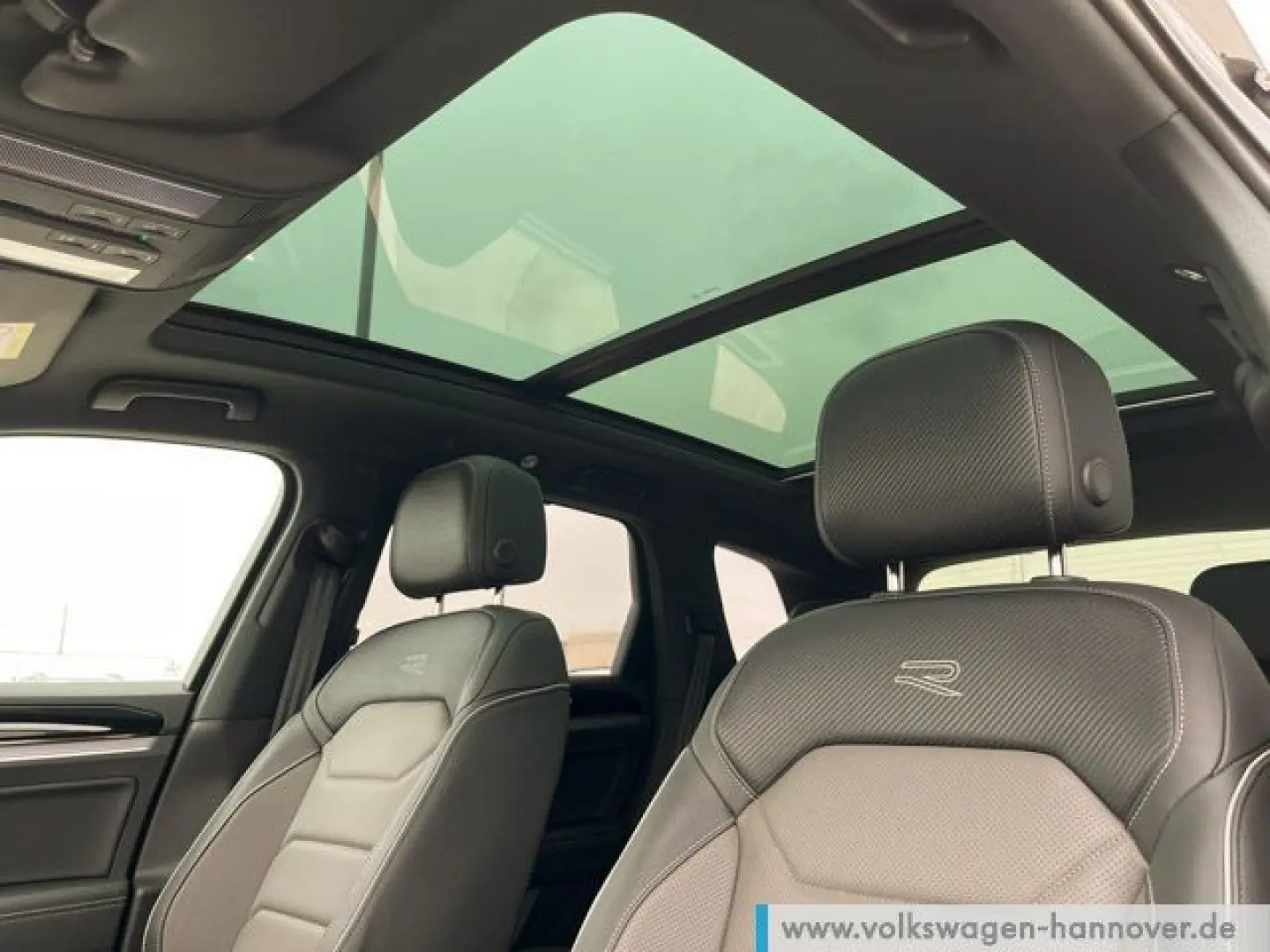 Touareg 3.0 TDI 4M R-Line AHK Navi Pano Sthzg HU