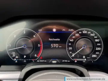 Touareg 3.0 TDI 4M R-Line AHK Navi Pano Sthzg HU