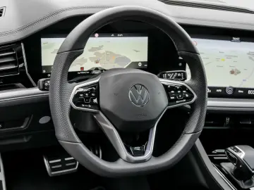 Touareg R eHybrid Matrix Keyless Trailer/TravelA