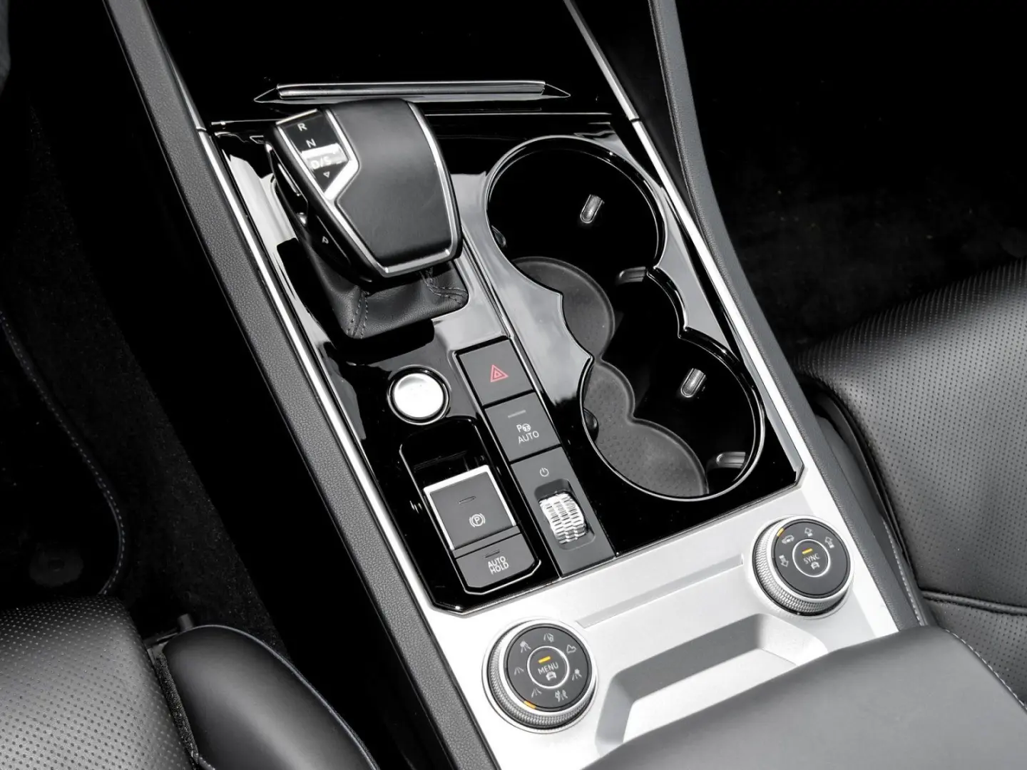 Touareg R eHybrid Matrix Keyless Trailer/TravelA