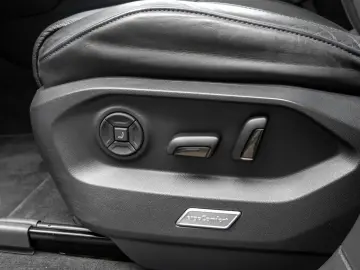 Touareg R eHybrid Matrix Keyless Trailer/TravelA