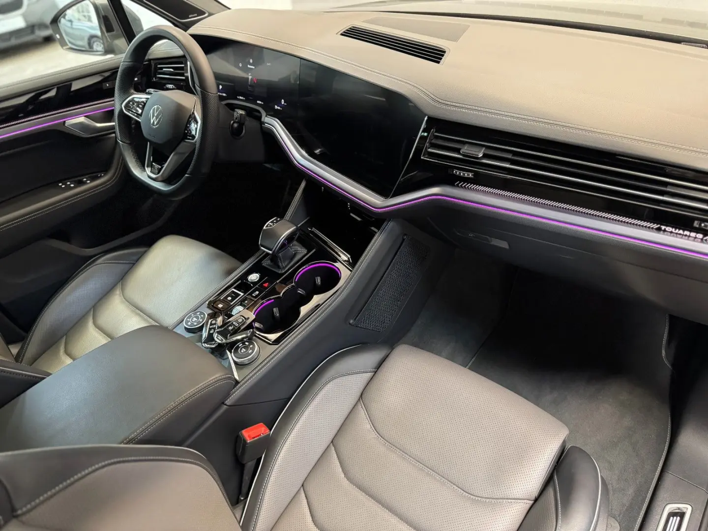 Touareg R-Line/NightVision/Masage/STHZ/SoftClose