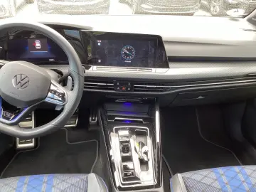 Golf VIII R 4M DSG Navi LED Pano HUD