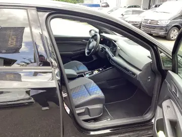 Golf VIII R 4M DSG Navi LED Pano HUD
