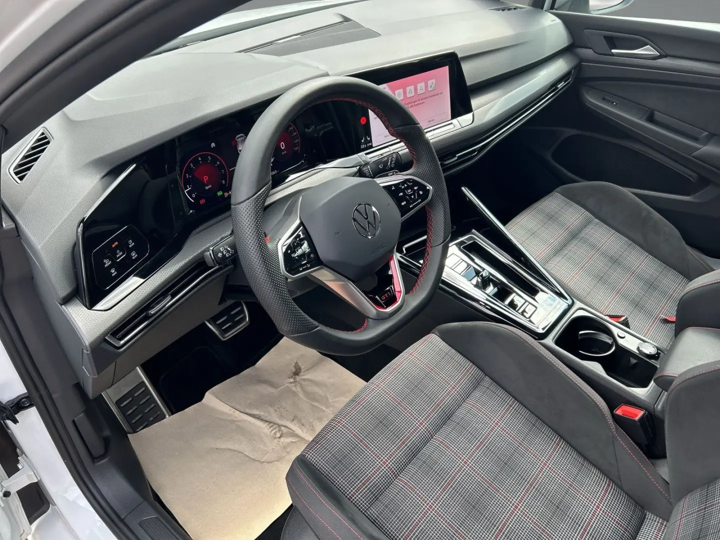 Golf GTI VIII 2.0 TSI GTI DSG+LED PLUS+NAVI+ACC